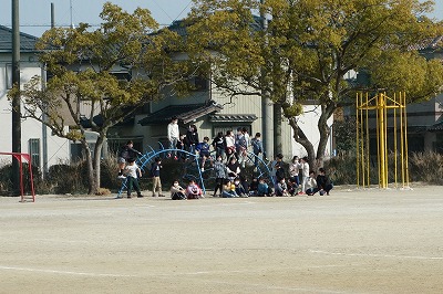 ２