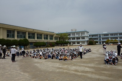 ２
