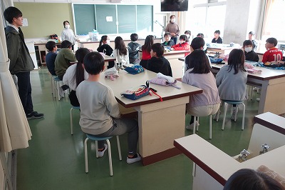 ２