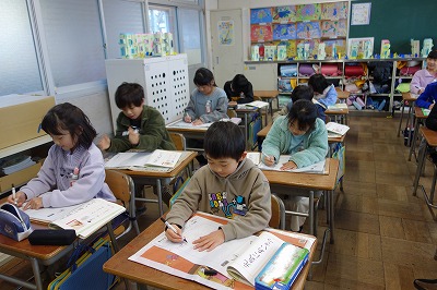 姿勢よく書き初め