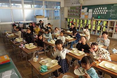 給食