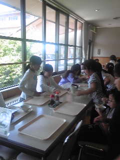 昼食バイキング