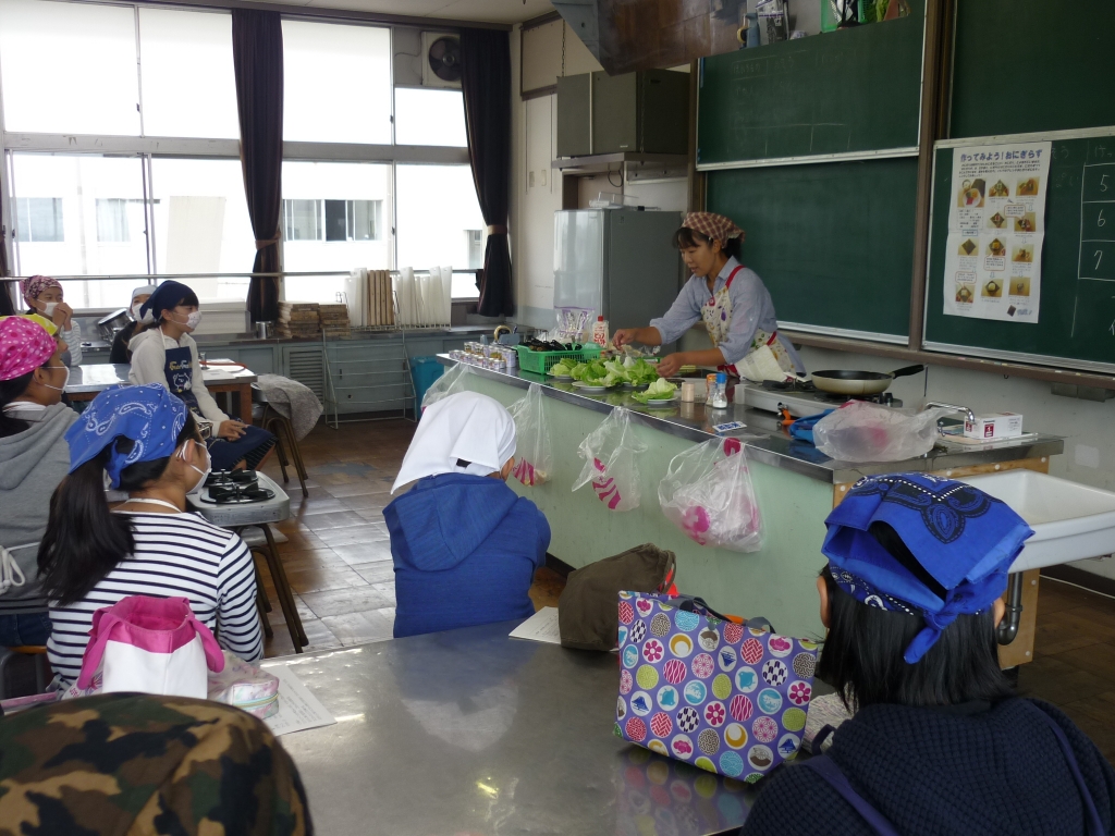 栄養教諭さん
